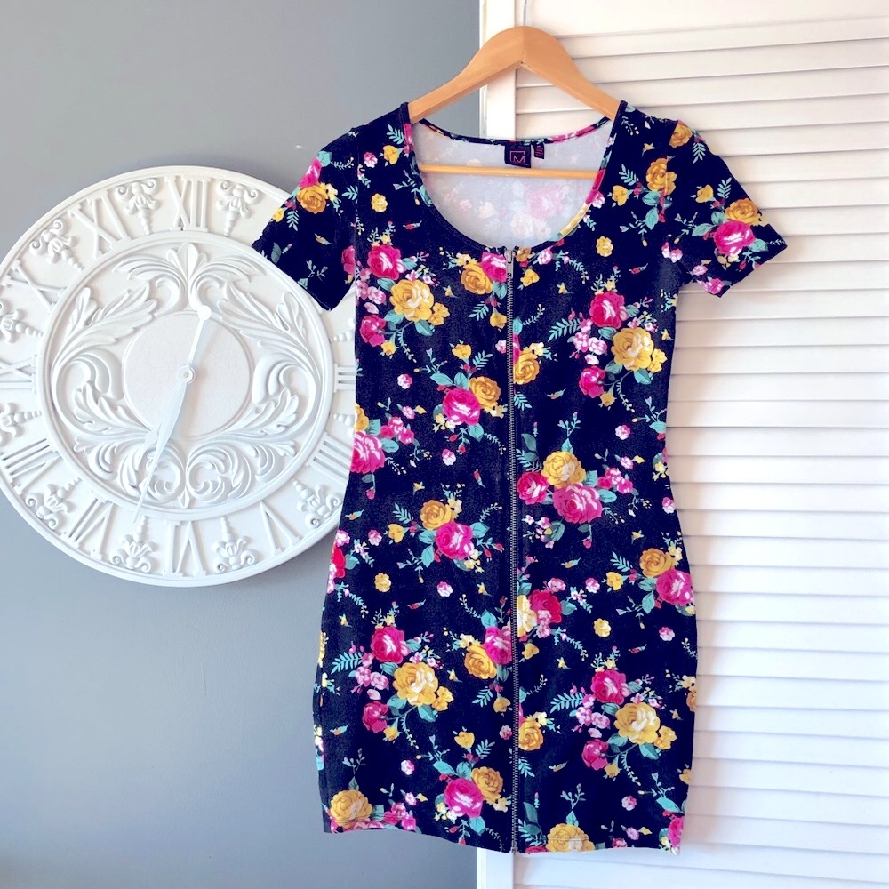 🔴Floral zip front mini dress